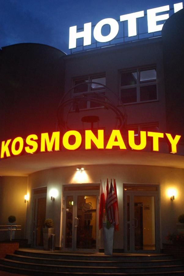 Отель Hotel Kosmonauty Wrocław-Airport Вроцлав-26